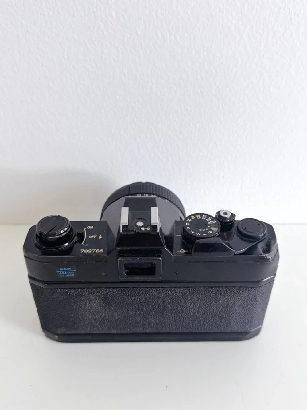 VTG BLACK CANON FTB QL 35MM FILM SLR CAMERA WITH CANON LENS FD 50MM JAPAN